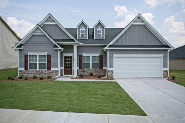 35 Lances LN, Covington, GA 30016