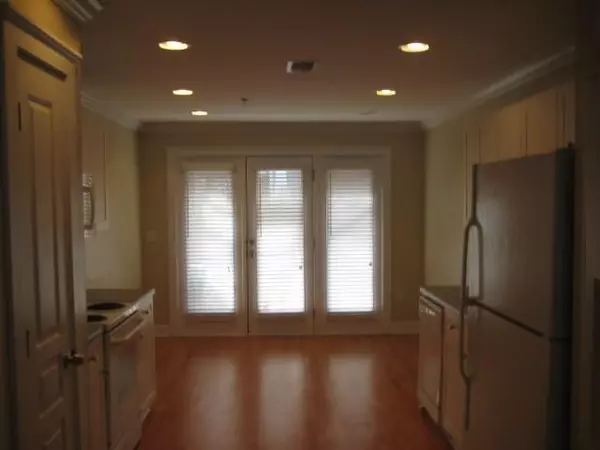 Athens, GA 30605,1035 Barnett Shoals RD #911