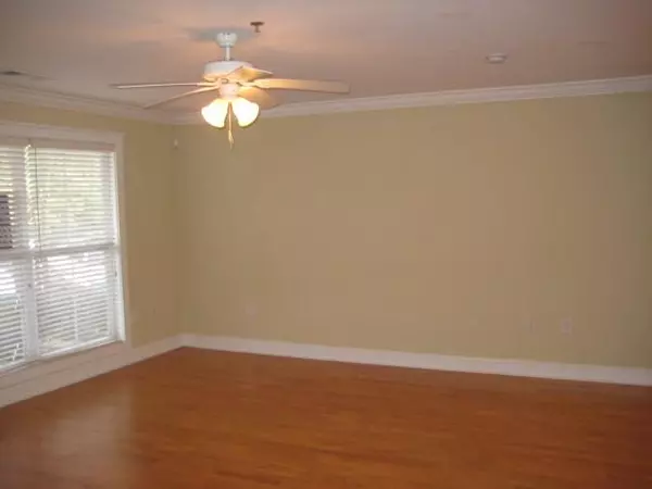 Athens, GA 30605,1035 Barnett Shoals RD #911