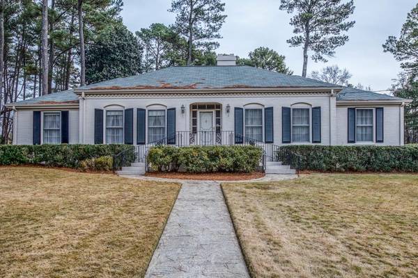 4403 E Kings Point CIR, Dunwoody, GA 30338