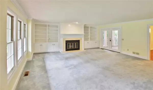Decatur, GA 30033,2152 Heritage HTS