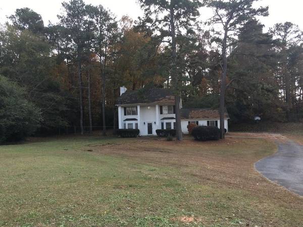 190 Heritage Farm LN, Fayetteville, GA 30215