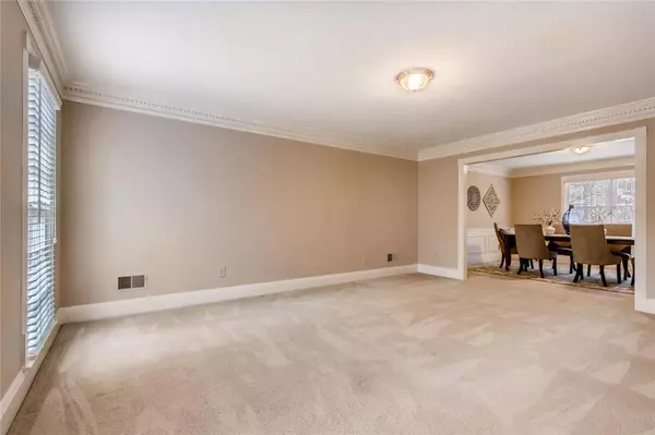 Dunwoody, GA 30338,5730 Trowbridge DR