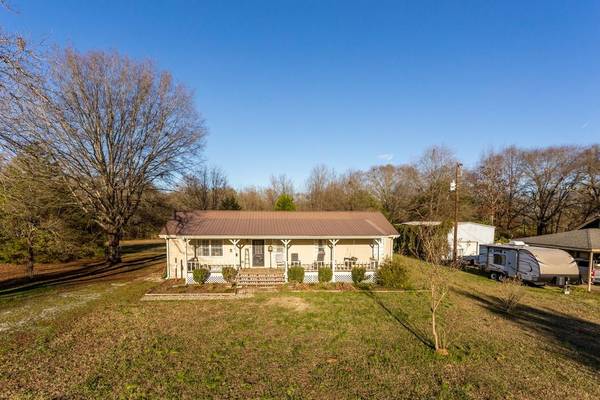 119 ROBERTSON RD, Newborn, GA 30056