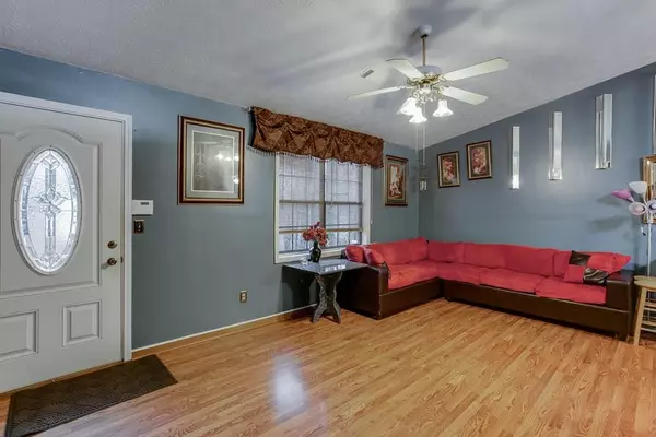 Flowery Branch, GA 30542,4355 Falcon Crest DR