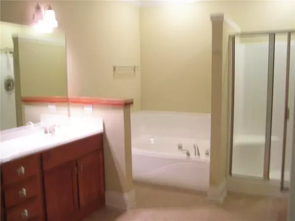 Athens, GA 30606,125 Wood Lake DR #311