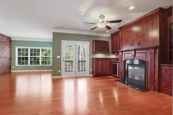 Alpharetta, GA 30004,12807 Doe DR