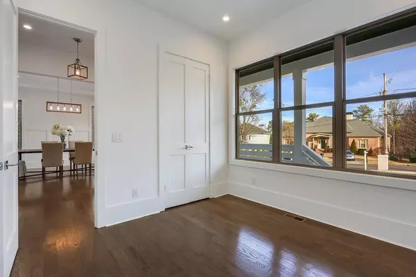 Brookhaven, GA 30319,1055 Antioch DR NE