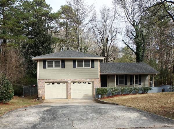 3980 Stoneview CIR, Stone Mountain, GA 30083