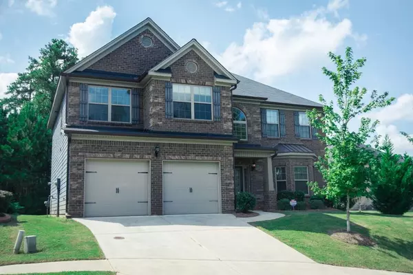 8006 Gossamer DR, Fairburn, GA 30213