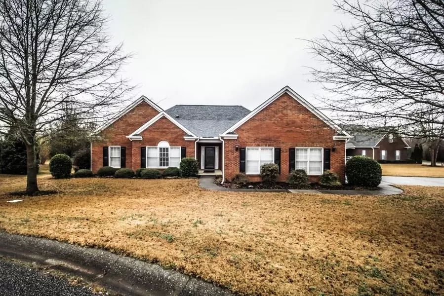 35 Berkshire DR NW, Cartersville, GA 30120