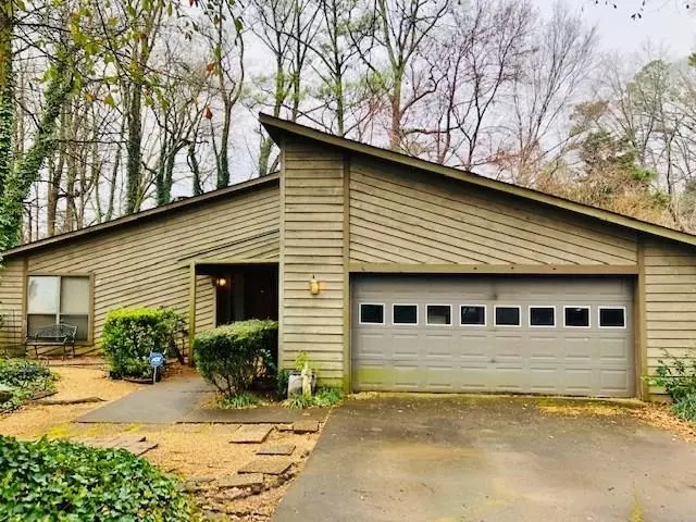 Roswell, GA 30076,10050 Lake Forest WAY