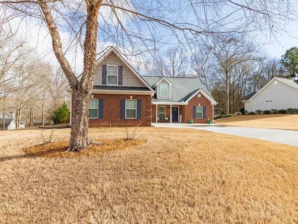 60 GREEN VALLEY DR, Oxford, GA 30054