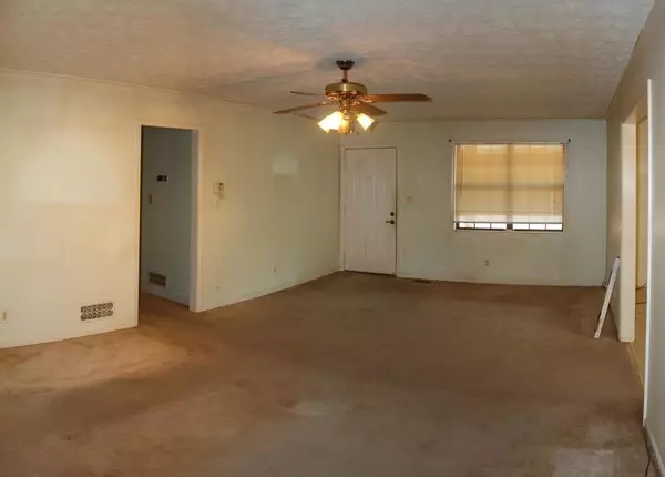 Winder, GA 30680,950 HONEYSUCKLE TRL