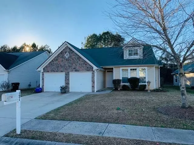 121 Greenwood TRCE, Fairburn, GA 30213