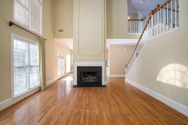 Dunwoody, GA 30338,1983 Wellesley TRCE