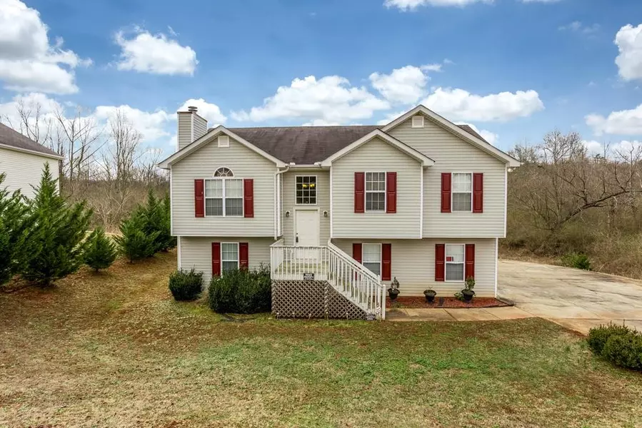 4749 TURNING LEAF DR, Gillsville, GA 30543