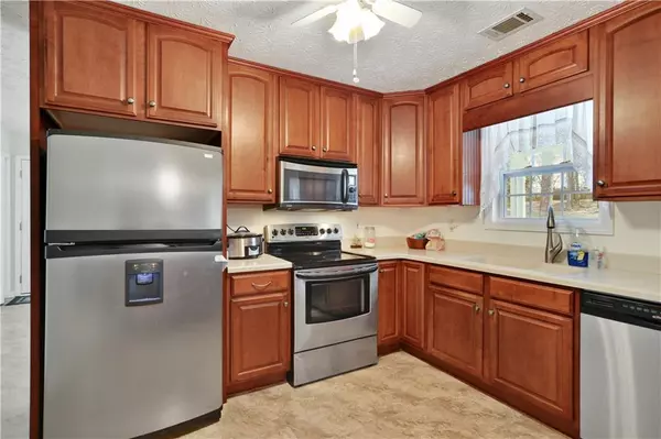 Newnan, GA 30263,924 Welcome Sargent RD