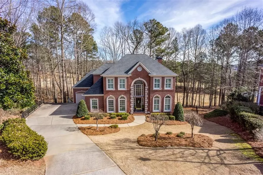 6425 Greenview CT, Suwanee, GA 30024