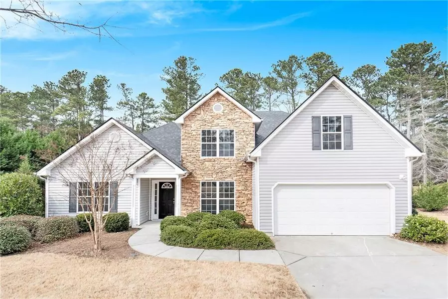 834 Winding Grove LN, Loganville, GA 30052