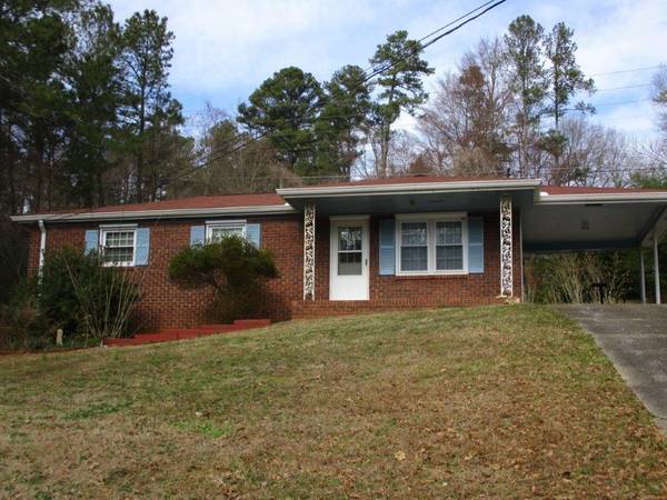 607 Rail Splitter DR NE, Kennesaw, GA 30144