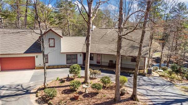 36 Mountain River LN, Cleveland, GA 30528