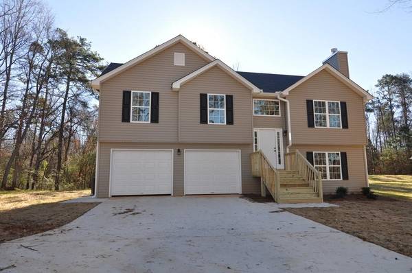 5646 Hawthorn DR, Gillsville, GA 30543