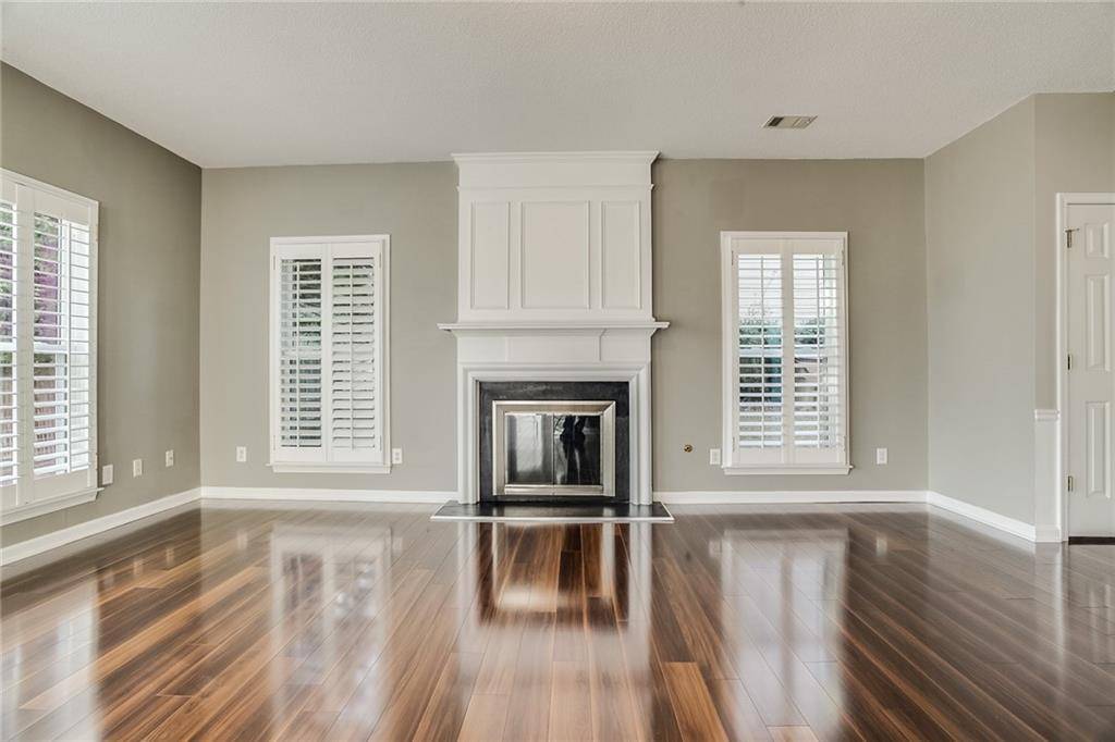 Alpharetta, GA 30005,5935 Barrington LN