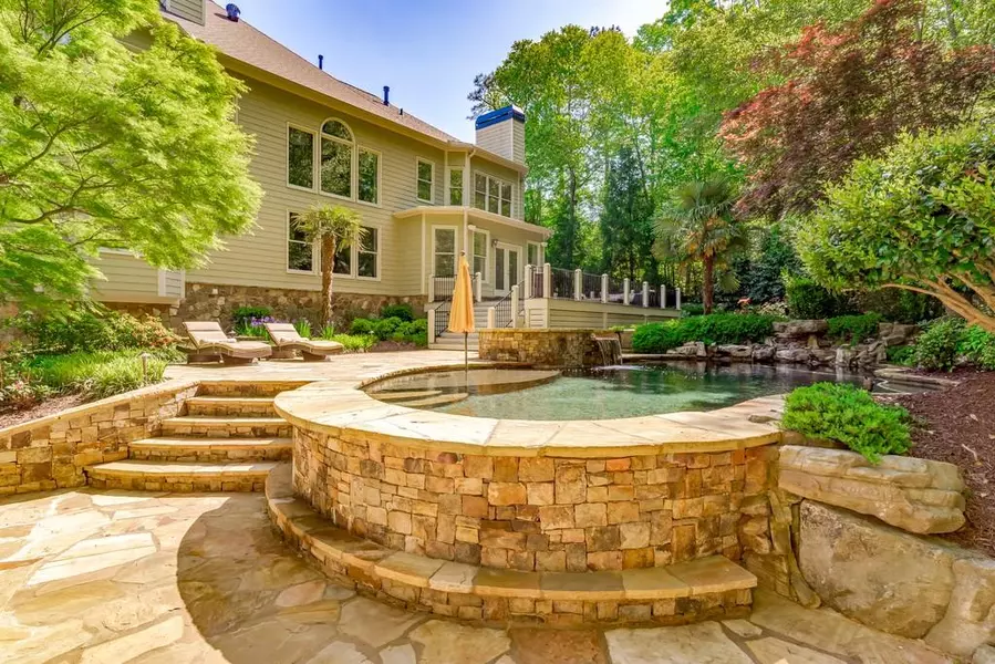 1635 Reddstone Close, Alpharetta, GA 30004