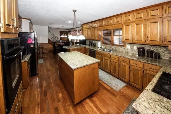 Stone Mountain, GA 30087,5011 Oak Tree LN