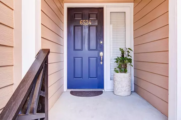 6524 Deerings LN, Peachtree Corners, GA 30092