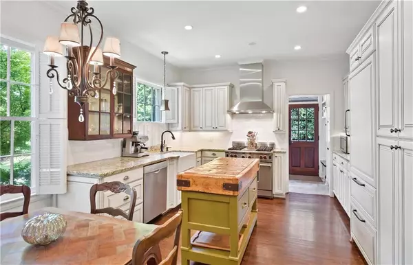 Atlanta, GA 30319,3859 Vermont RD NE