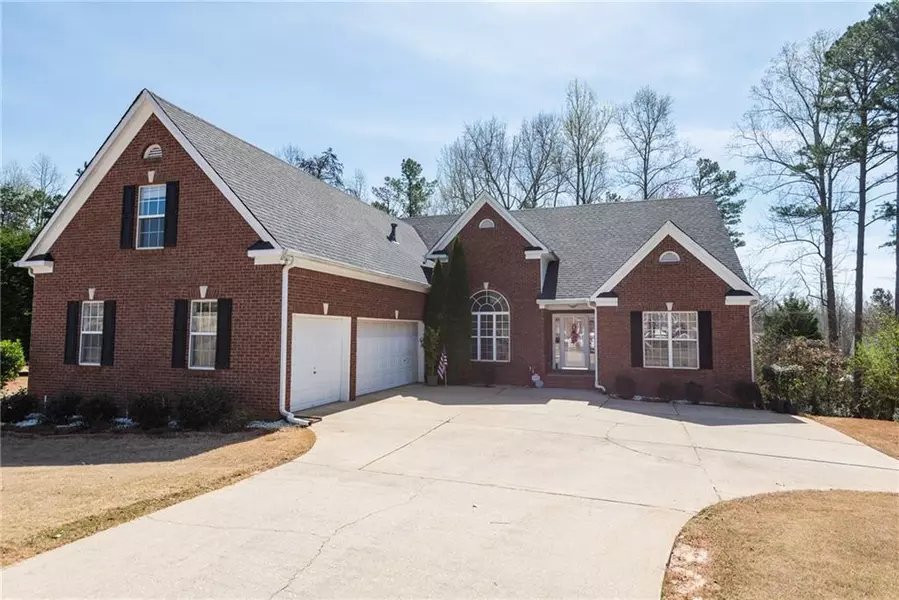 6319 Bluegrass LN, Flowery Branch, GA 30542