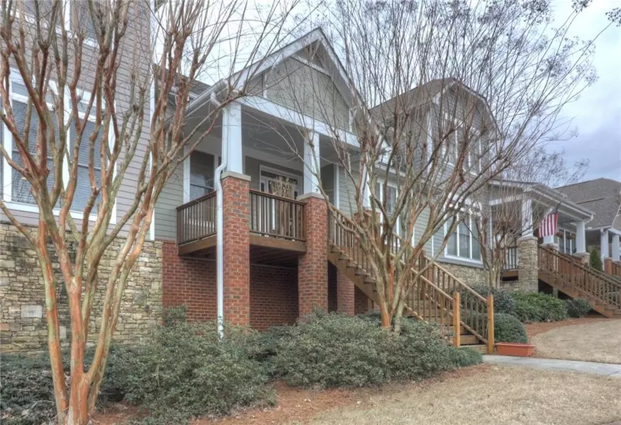 915 Freedom LN, Roswell, GA 30075