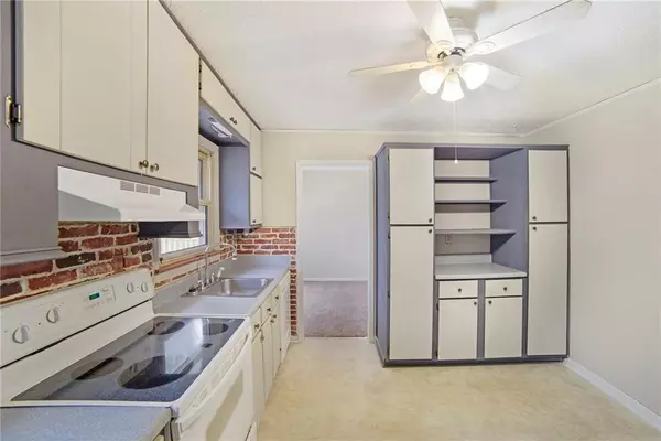 Tyrone, GA 30290,135 Meadowview DR