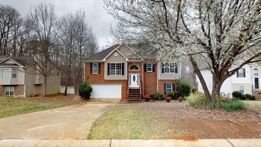 125 Pebble Brooke PASS, Covington, GA 30016