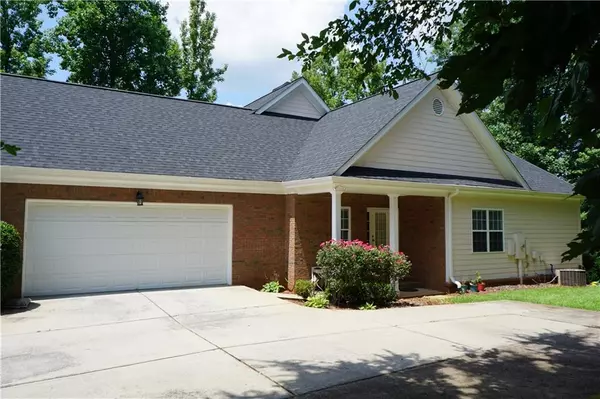 Hoschton, GA 30548,1065 Chateau Forest RD