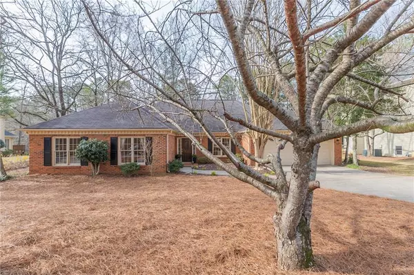 2845 Lakewind CT, Alpharetta, GA 30005