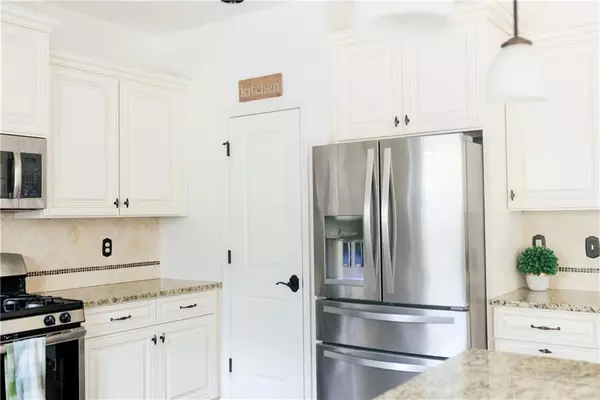 Buford, GA 30518,5583 Leaf Ridge LN