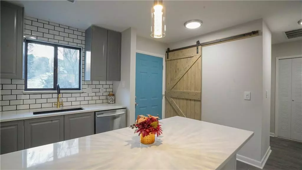 Atlanta, GA 30308,34 FINCH TRL NE