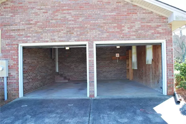 Clermont, GA 30527,5850 Ransom Free