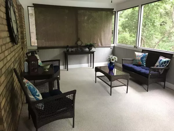 Woodstock, GA 30188,213 S Sequoya DR