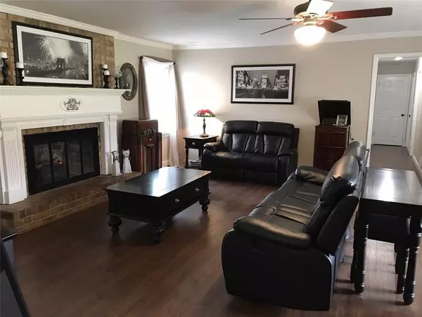 Woodstock, GA 30188,213 S Sequoya DR