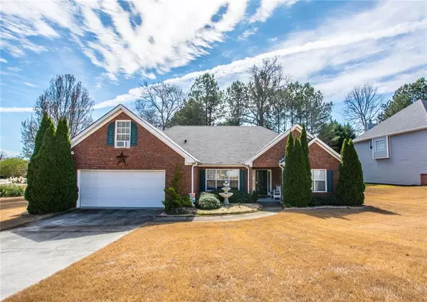 2142 Vintage Oaks Drive, Loganville, GA 30052