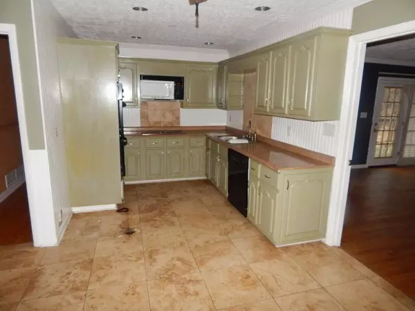 Mableton, GA 30126,609 Hunnicutt RD SE