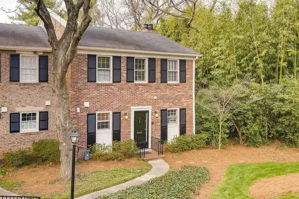 Atlanta, GA 30327,3050 MARGARET MITCHELL DR NW #15