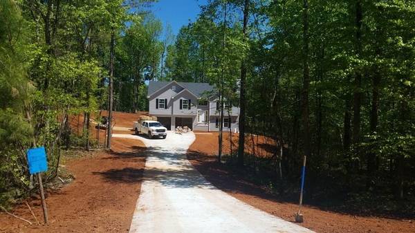 5618 Hawthorn DR, Gillsville, GA 30543