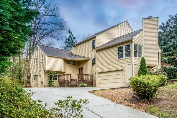 4166 Edinburgh TRL NE, Roswell, GA 30075