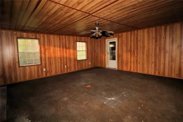 Lithia Springs, GA 30122,1985 Chestnut Log DR