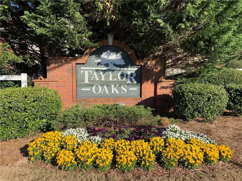 1681 Taylor Oaks RDG, Lawrenceville, GA 30043